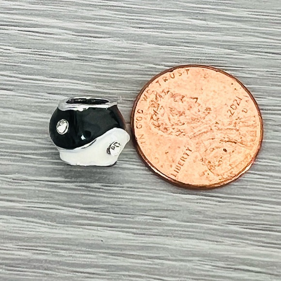Black & white enamel silver plated ying Yang Bracelet charm - Picture 6 of 6